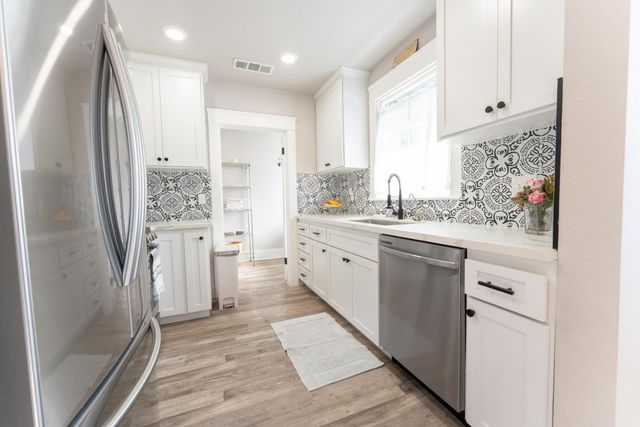 1036 N Adoline Avenue, Fresno, CA 93728