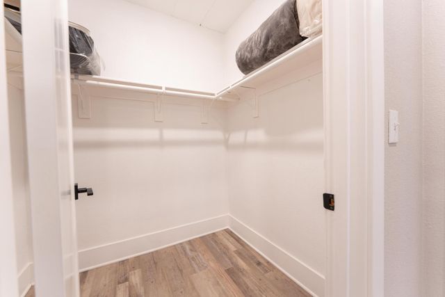 1036 N Adoline Avenue, Fresno, CA 93728