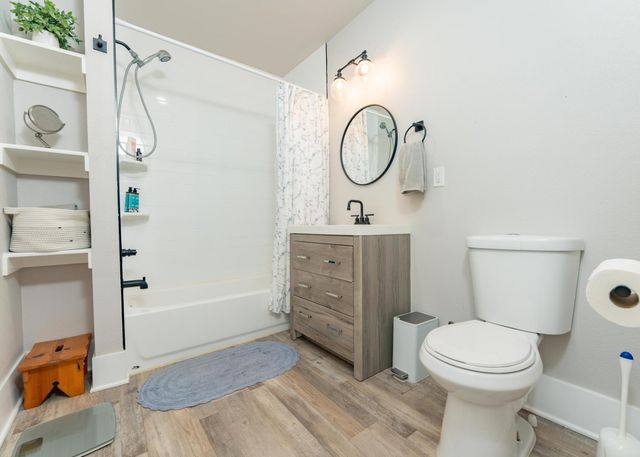 1036 N Adoline Avenue, Fresno, CA 93728