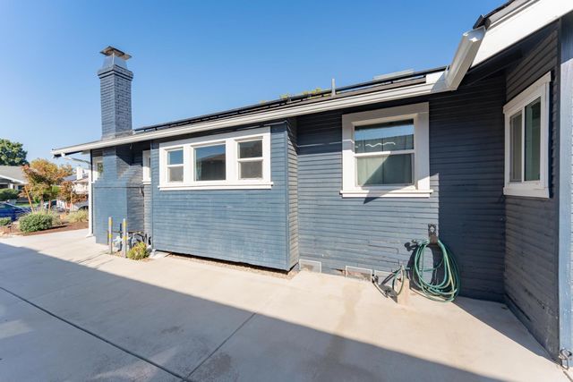 1036 N Adoline Avenue, Fresno, CA 93728