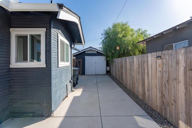 1036 N Adoline Avenue, Fresno, CA 93728