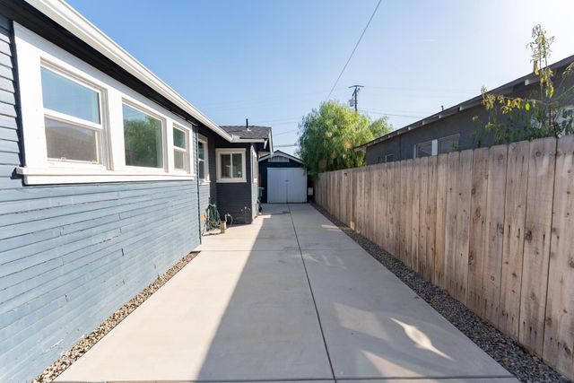 1036 N Adoline Avenue, Fresno, CA 93728