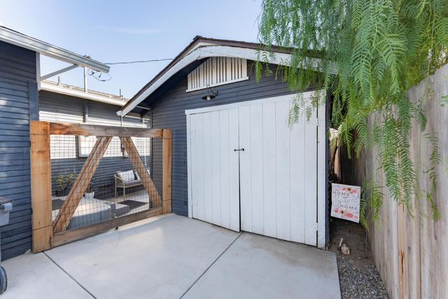 1036 N Adoline Avenue, Fresno, CA 93728