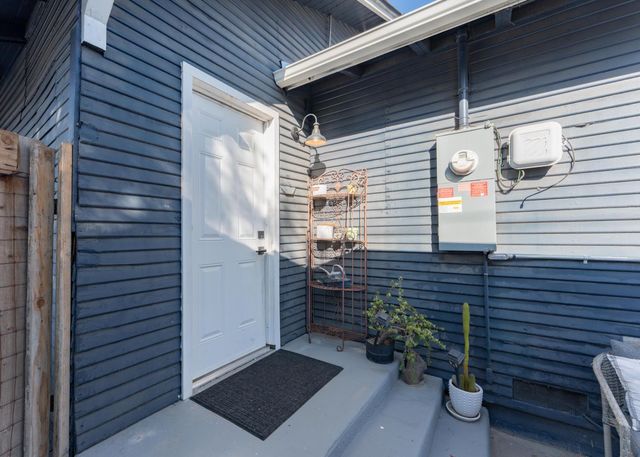 1036 N Adoline Avenue, Fresno, CA 93728