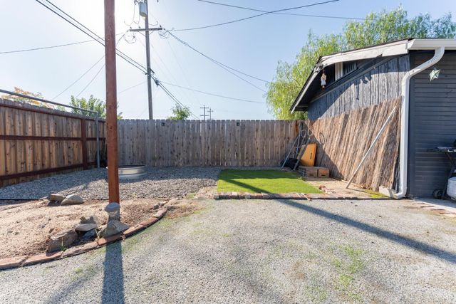 1036 N Adoline Avenue, Fresno, CA 93728