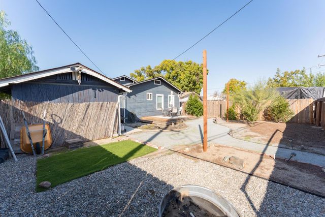 1036 N Adoline Avenue, Fresno, CA 93728