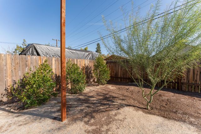 1036 N Adoline Avenue, Fresno, CA 93728