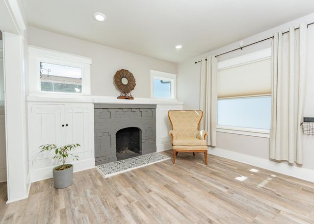 1036 N Adoline Avenue, Fresno, CA 93728