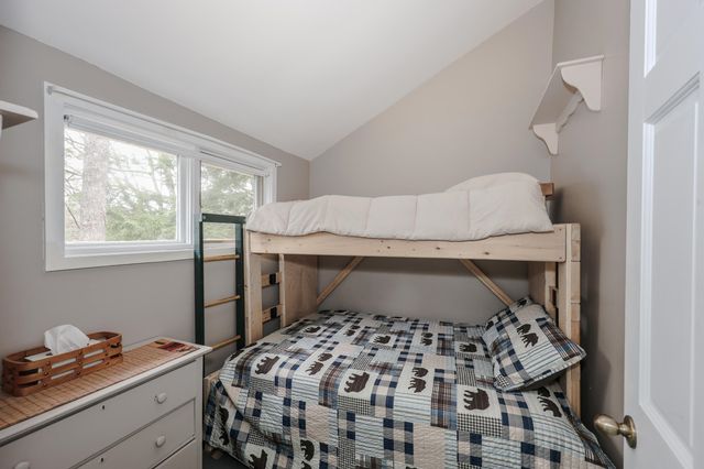 44 W Huntress Pond Road, Barnstead, NH 03225