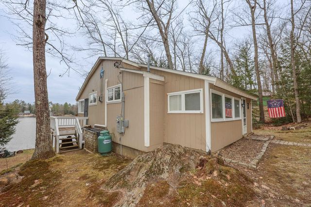 44 W Huntress Pond Road, Barnstead, NH 03225