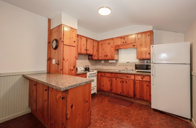 44 W Huntress Pond Road, Barnstead, NH 03225