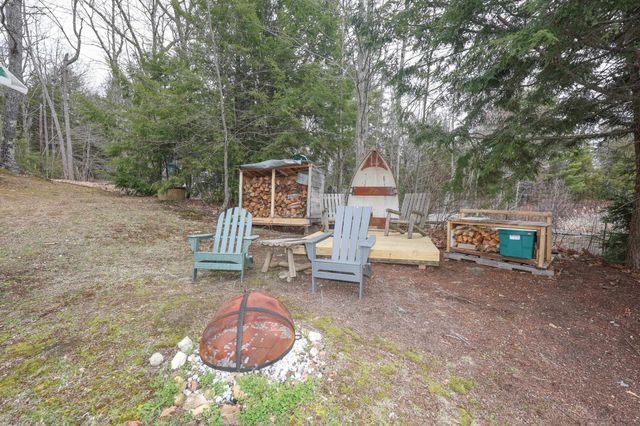 44 W Huntress Pond Road, Barnstead, NH 03225