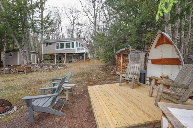 44 W Huntress Pond Road, Barnstead, NH 03225