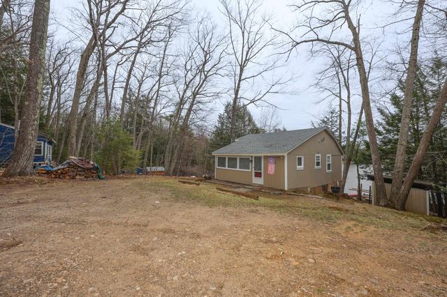 44 W Huntress Pond Road, Barnstead, NH 03225