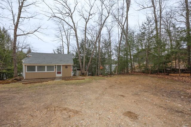 44 W Huntress Pond Road, Barnstead, NH 03225