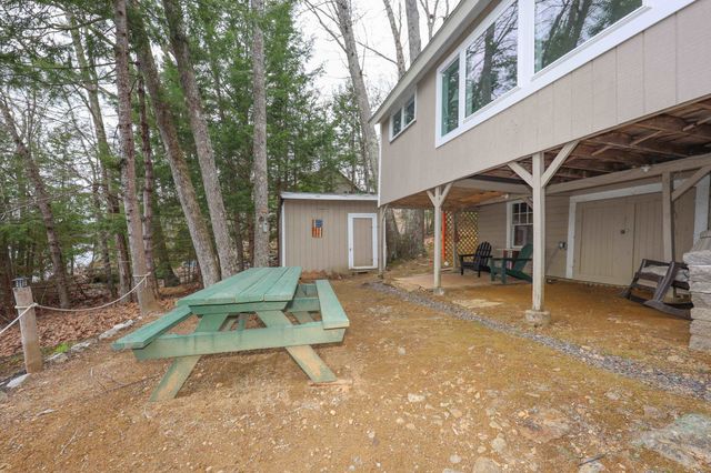 44 W Huntress Pond Road, Barnstead, NH 03225