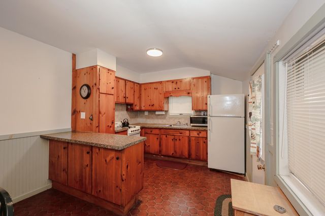 44 W Huntress Pond Road, Barnstead, NH 03225