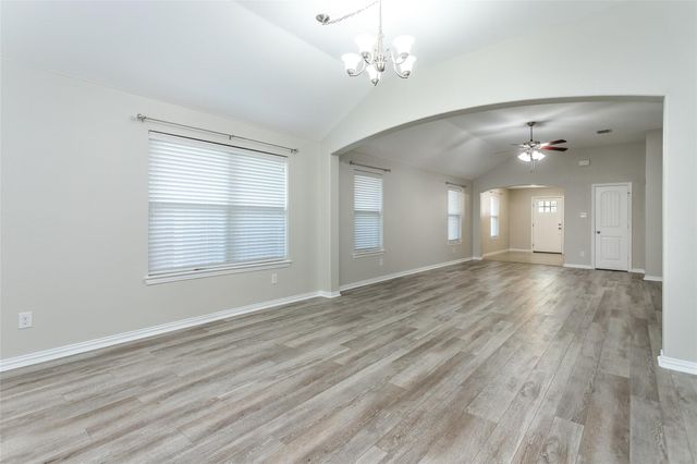 5505 Thunder Bay Drive, Fort Worth, TX 76119