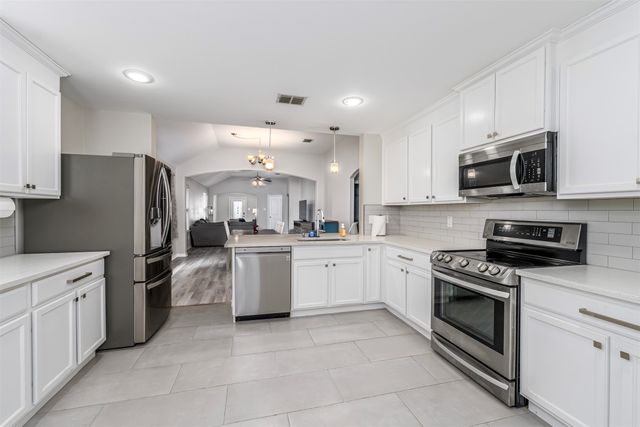 5505 Thunder Bay Drive, Fort Worth, TX 76119