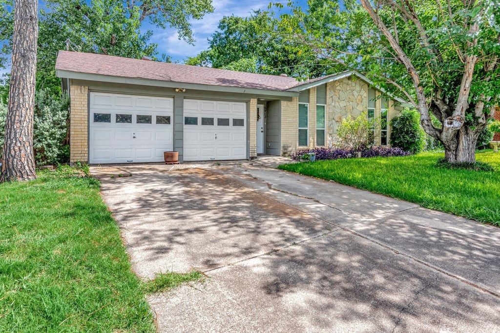 5913 Cathy Court, Watauga, TX 76148