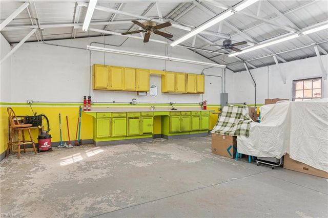 21 Rens RD, Poquoson, VA 23662