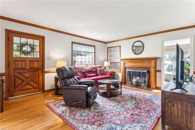 21 Rens RD, Poquoson, VA 23662