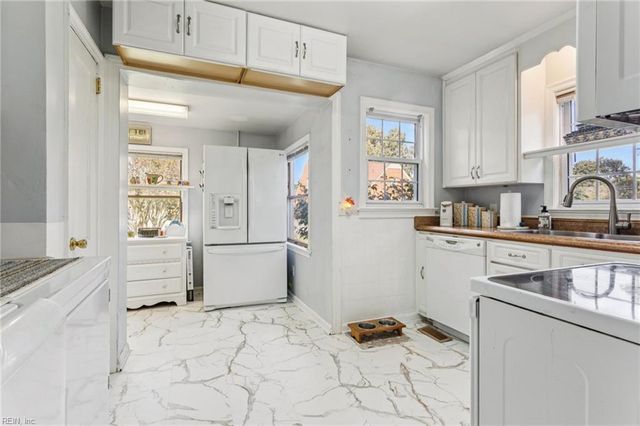 21 Rens RD, Poquoson, VA 23662