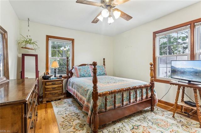 21 Rens RD, Poquoson, VA 23662