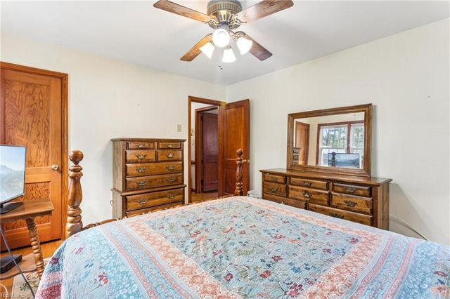 21 Rens RD, Poquoson, VA 23662