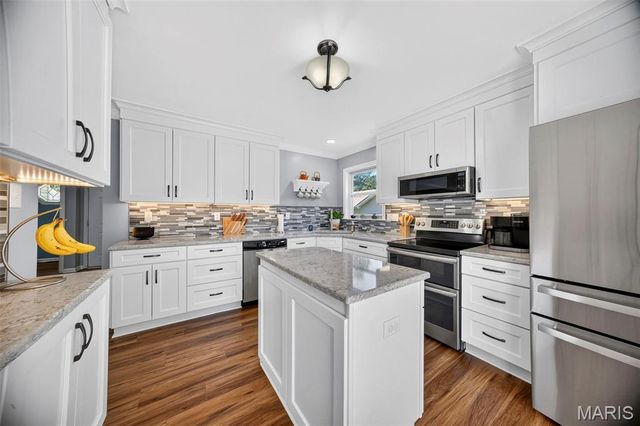 404 Silver Maple Court, Fenton, MO 63026