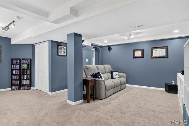 404 Silver Maple Court, Fenton, MO 63026