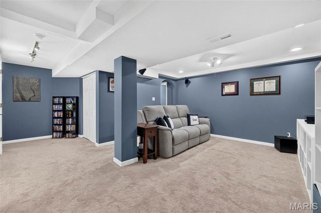 404 Silver Maple Court, Fenton, MO 63026