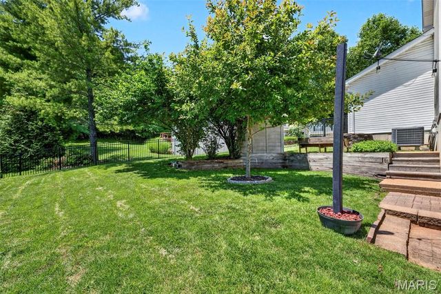404 Silver Maple Court, Fenton, MO 63026