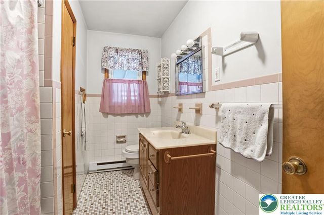 463 Linden Street, Coopersburg Boro, PA 18036