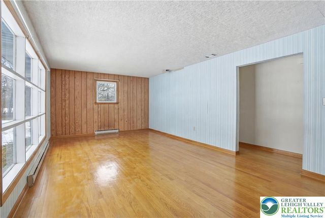 463 Linden Street, Coopersburg Boro, PA 18036