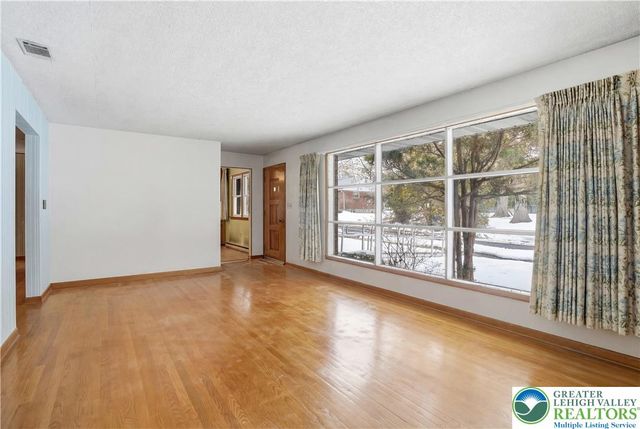 463 Linden Street, Coopersburg Boro, PA 18036