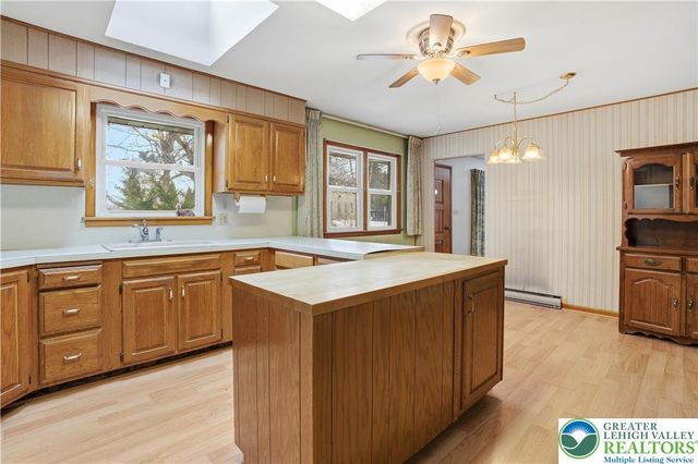 463 Linden Street, Coopersburg Boro, PA 18036