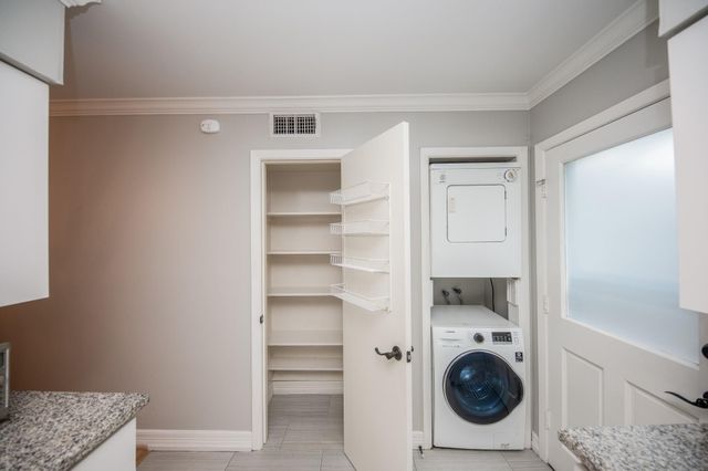 9015 Gaylord Drive 57, Hedwig Village, TX 77024