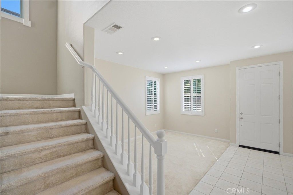 Image 11 of property listing at 653 E Gardenia Drive, Azusa, CA 91702