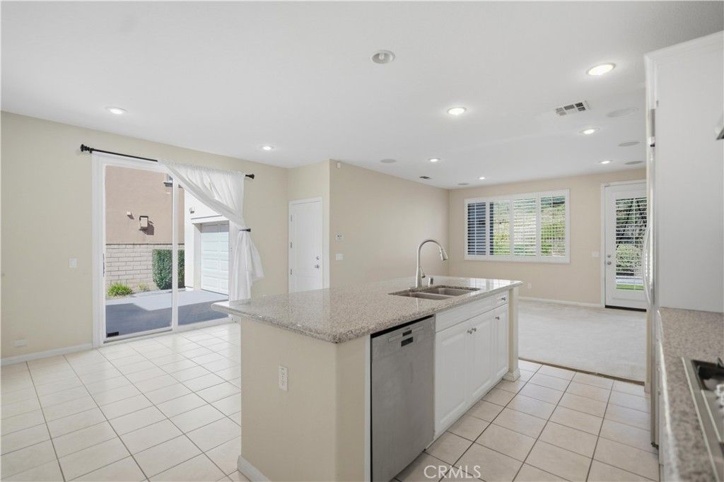 Image 19 of property listing at 653 E Gardenia Drive, Azusa, CA 91702