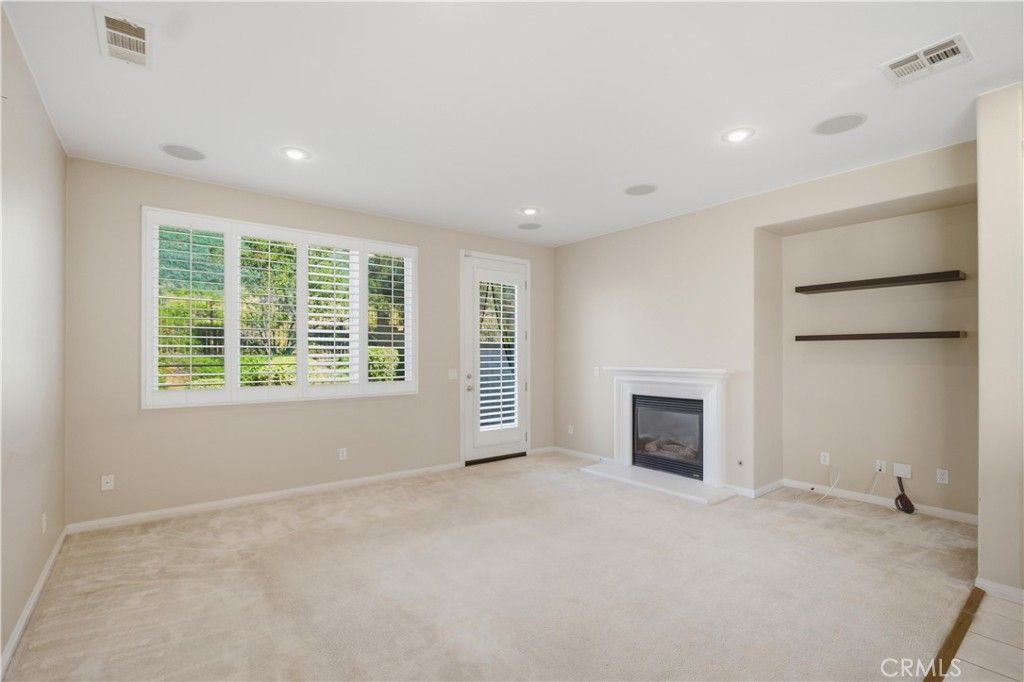 Image 23 of property listing at 653 E Gardenia Drive, Azusa, CA 91702