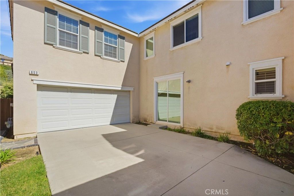 Image 3 of property listing at 653 E Gardenia Drive, Azusa, CA 91702