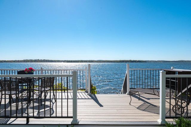 N39W27485 Hillside Grove ROAD, Pewaukee, WI 53072