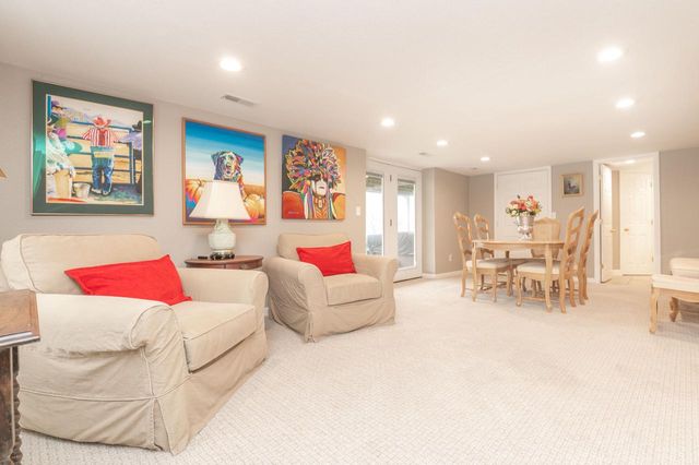 N39W27485 Hillside Grove ROAD, Pewaukee, WI 53072