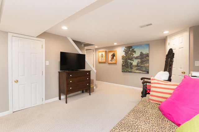 N39W27485 Hillside Grove ROAD, Pewaukee, WI 53072