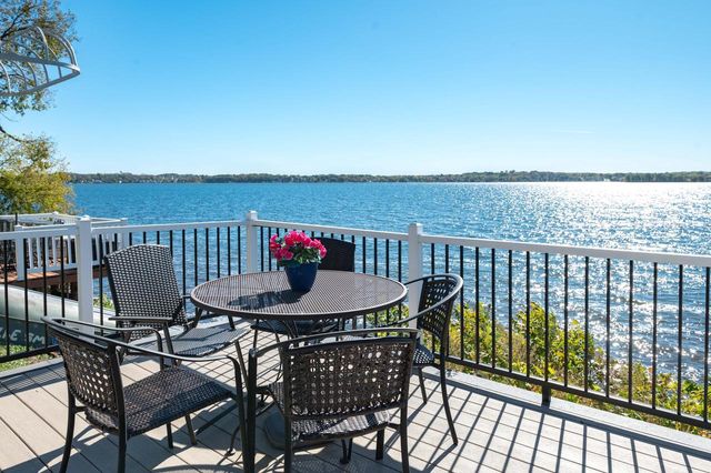 N39W27485 Hillside Grove ROAD, Pewaukee, WI 53072