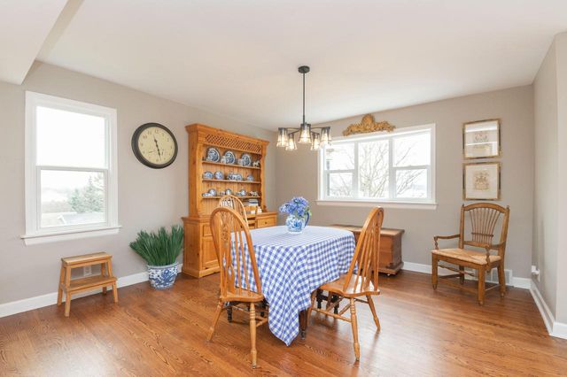 N39W27485 Hillside Grove ROAD, Pewaukee, WI 53072