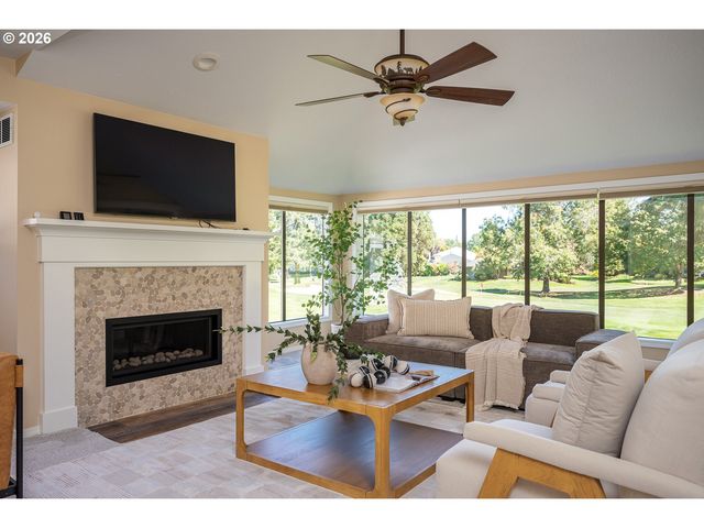 31782 Sw FAIRWAY VILLAGE Loop, Wilsonville, OR 97070