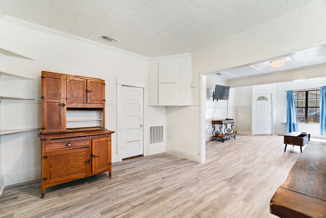 947 SE 6th Street, Paris, TX 75460