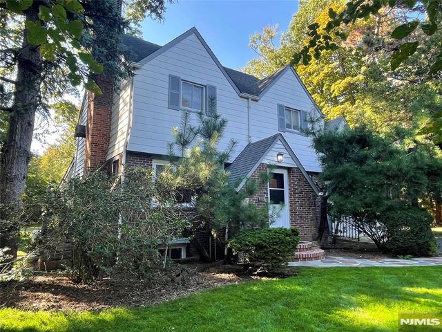 1 Grange Court, Teaneck, NJ 07666